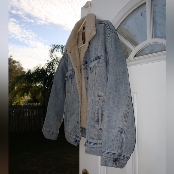 Levi's Jackets & Blazers - LevisXurban outfitters denim on the outside cozy on the inside jacket
